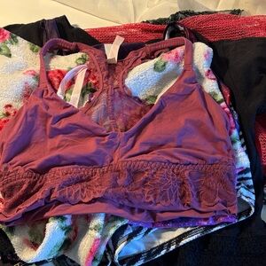 Juniors/Teen girls sleep and intimates bundle sz M